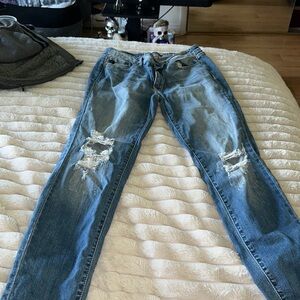 Size 29 Kancan distressed need jeans